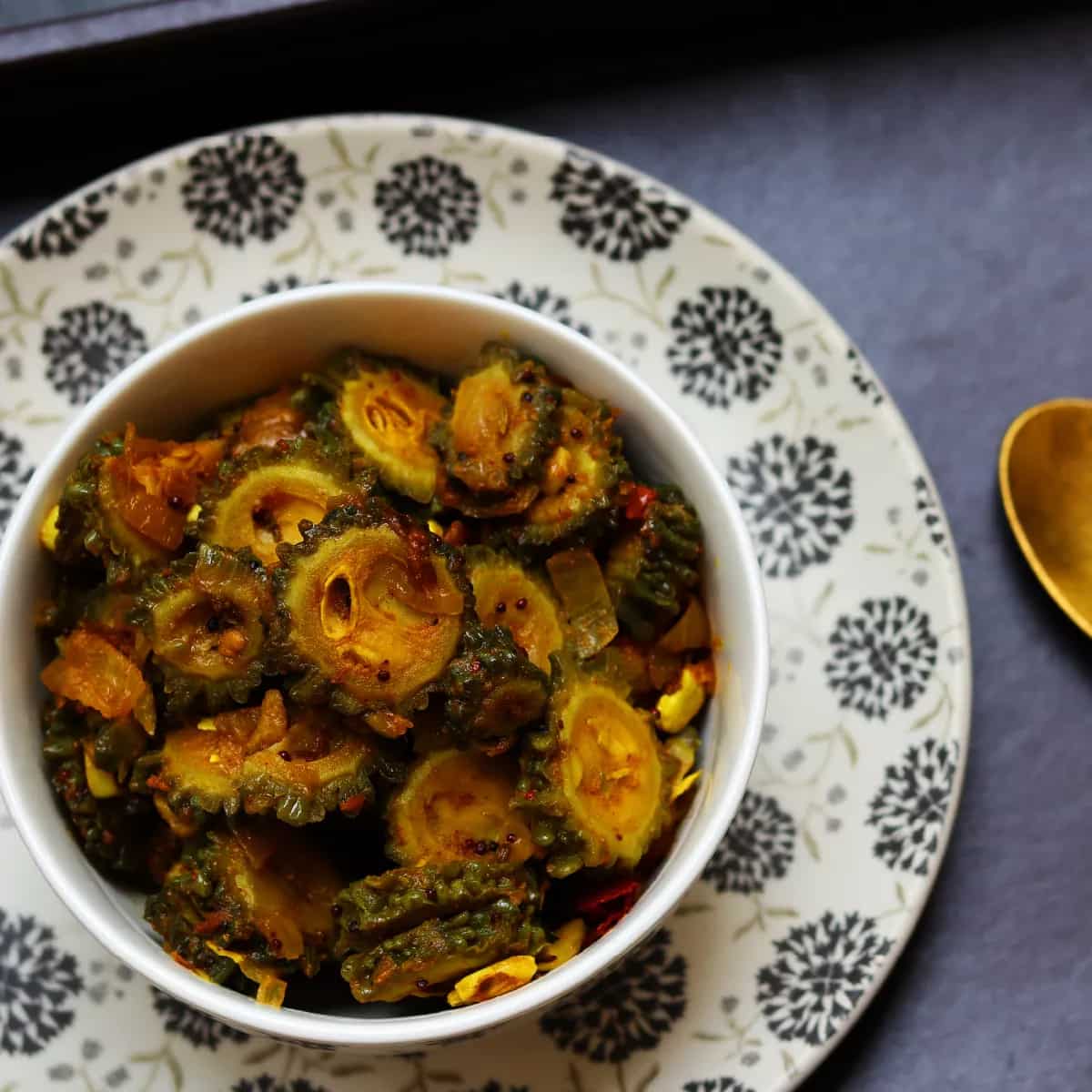 How to make Besan Ke Karele Recipe